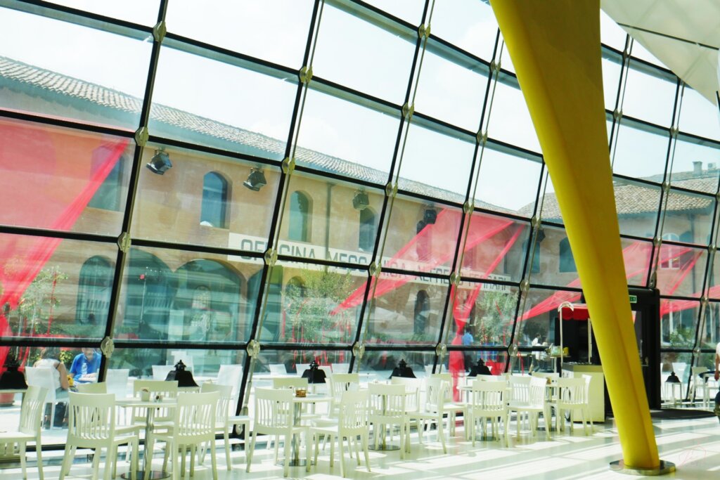 Ferrari Museo 法拉利博物館 參訪世紀經典跑車與恩佐·法拉利傳奇的一生