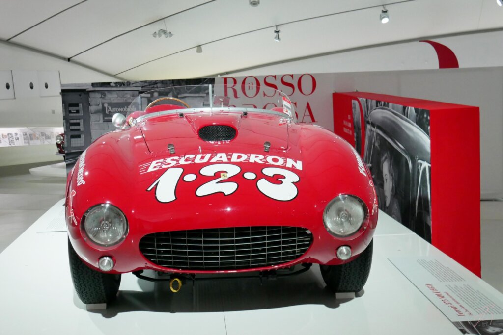 Ferrari Museo 法拉利博物館 參訪世紀經典跑車與恩佐·法拉利傳奇的一生