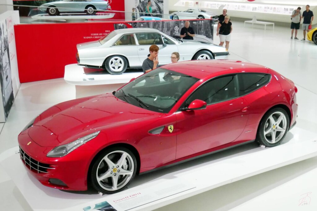 Ferrari Museo 法拉利博物館 參訪世紀經典跑車與恩佐·法拉利傳奇的一生
