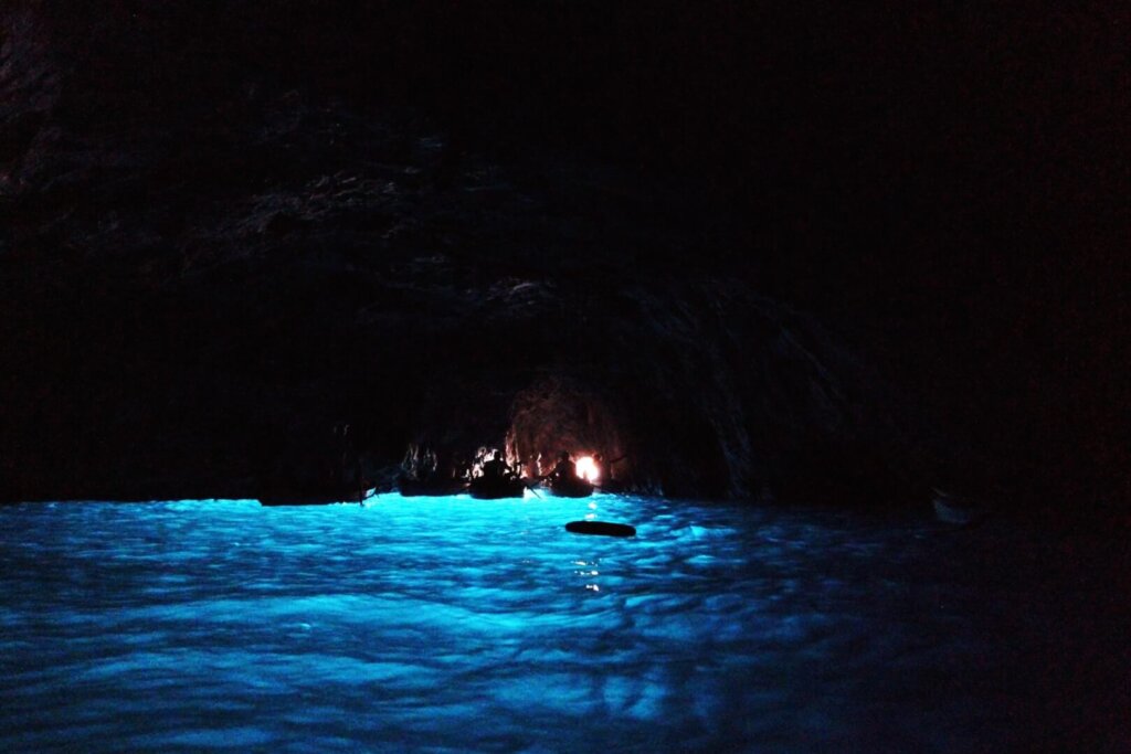 卡布里 藍洞 交通攻略｜義大利半島的探險 尋覓秘境裡的藍寶石